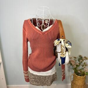 Stunning vintage y2k orange ribbed tight long sleeve v neck sweater
